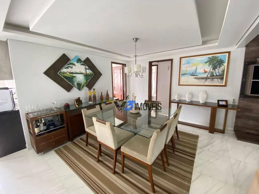 Sobrado com 3 quartos à venda, 576m2 em Centro, Matinhos - PR - imagem 4 Foto 4 de Sobrado com 3 quartos à venda, 576m2 em Centro, Matinhos - PR