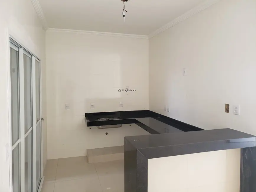 Foto 3 de Casa com 2 quartos à venda, 83m2 em Uberlandia - MG