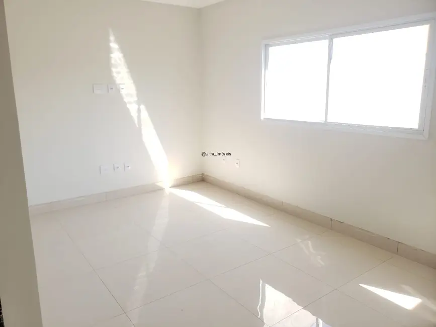 Foto 4 de Casa com 2 quartos à venda, 83m2 em Uberlandia - MG