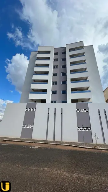 Foto 2 de Apartamento com 2 quartos à venda, 73m2 em Santa Mônica, Uberlandia - MG