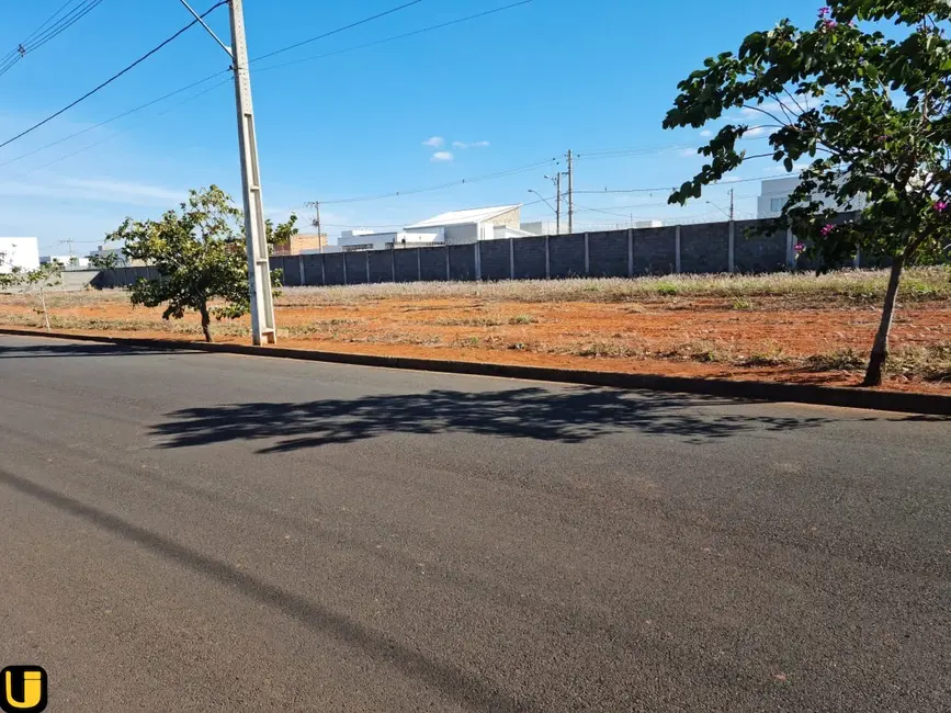 Foto 1 de Terreno / Lote à venda, 330m2 em Uberlandia - MG