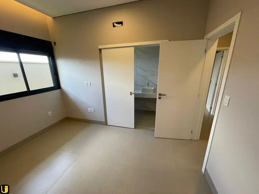 Casa de Condomínio com 4 quartos à venda, 420m2 em Laranjeiras, Uberlandia - MG - imagem 7 Foto 7 de Casa de Condomínio com 4 quartos à venda, 420m2 em Laranjeiras, Uberlandia - MG
