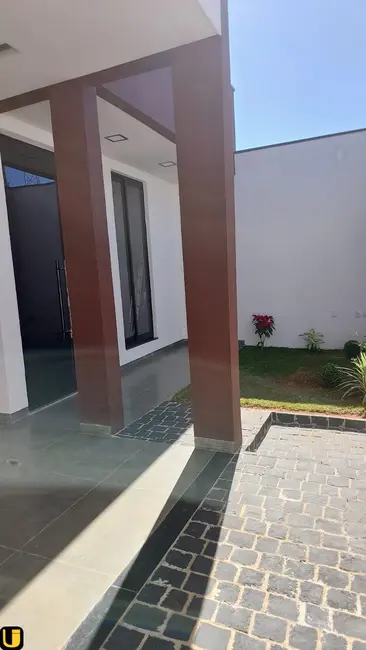 Foto 3 de Casa com 3 quartos à venda, 250m2 em Bosque dos Buritis, Uberlandia - MG