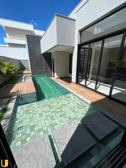 Foto 5 de Casa com 3 quartos à venda, 452m2 em Granja Marileusa, Uberlandia - MG