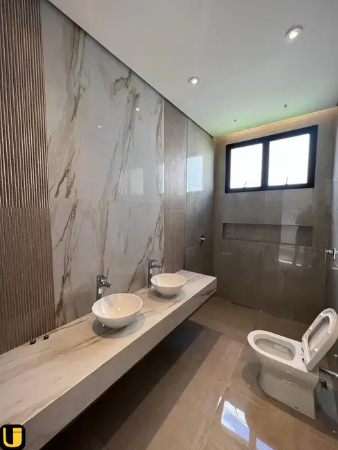 Foto 9 de Casa com 3 quartos à venda, 452m2 em Granja Marileusa, Uberlandia - MG