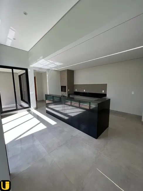 Foto 4 de Casa com 3 quartos à venda, 452m2 em Granja Marileusa, Uberlandia - MG