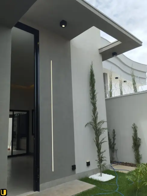 Foto 1 de Casa com 3 quartos à venda, 286m2 em Umuarama, Uberlandia - MG