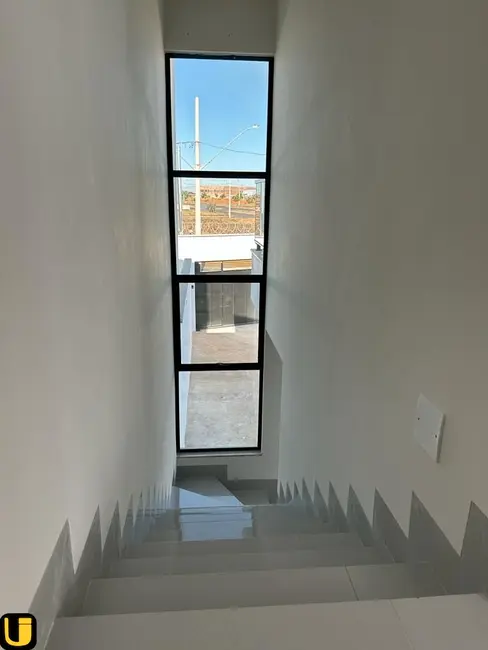 Foto 6 de Casa com 3 quartos à venda, 150m2 em Novo Mundo, Uberlandia - MG