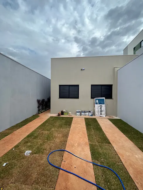 Foto 2 de Casa com 3 quartos à venda, 150m2 em Uberlandia - MG