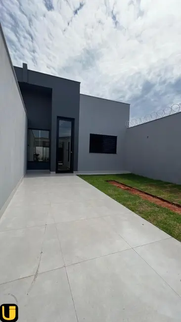 Foto 2 de Casa com 2 quartos à venda, 150m2 em Laranjeiras, Uberlandia - MG