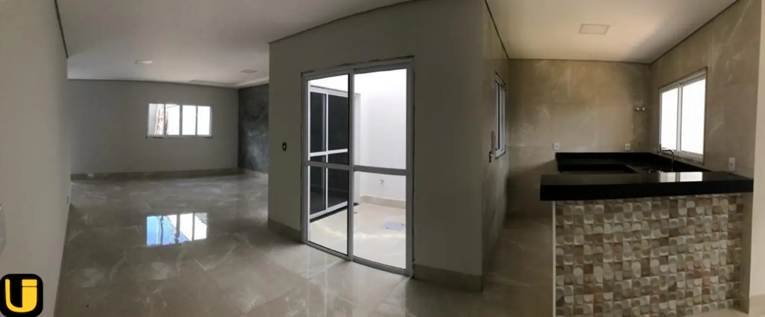 Foto 6 de Casa com 3 quartos à venda, 132m2 em Uberlandia - MG