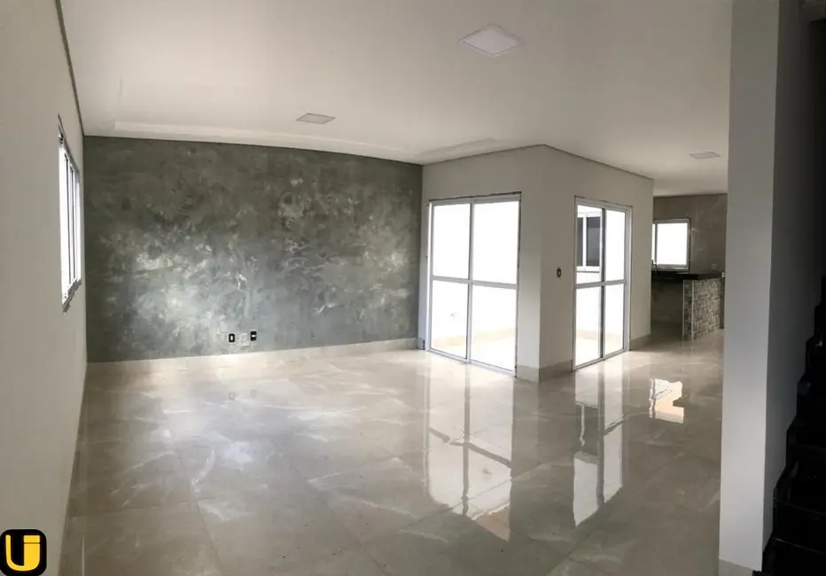 Foto 3 de Casa com 3 quartos à venda, 132m2 em Uberlandia - MG