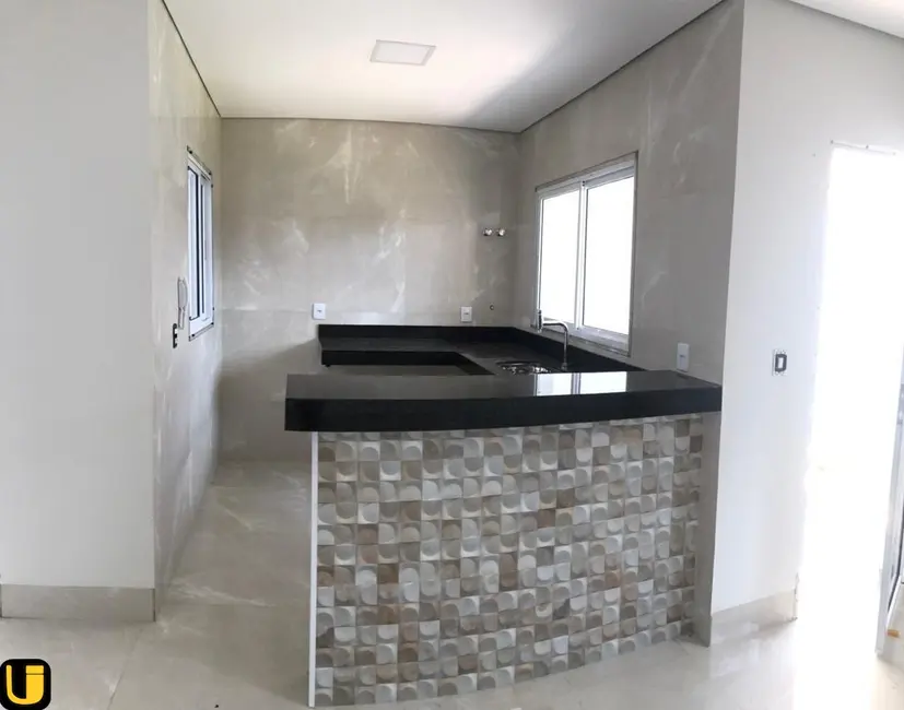 Foto 7 de Casa com 3 quartos à venda, 132m2 em Uberlandia - MG