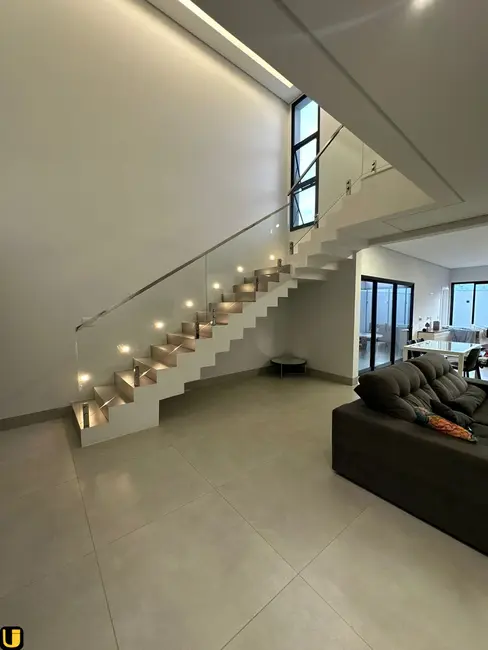 Foto 3 de Casa de Condomínio com 3 quartos à venda, 253m2 em Grand Ville, Uberlandia - MG