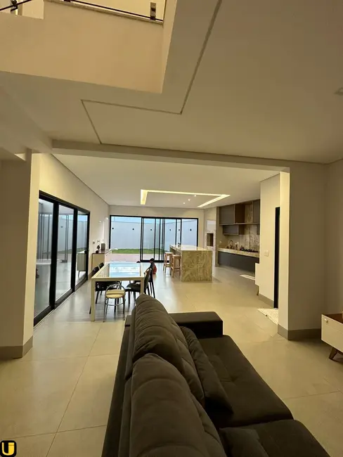 Foto 6 de Casa de Condomínio com 3 quartos à venda, 253m2 em Grand Ville, Uberlandia - MG