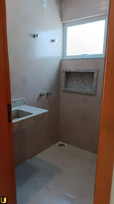 Foto 7 de Casa com 2 quartos à venda, 73m2 em Granada, Uberlandia - MG