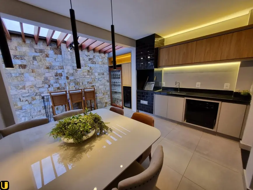 Foto 1 de Casa de Condomínio com 3 quartos à venda, 120m2 em Granada, Uberlandia - MG