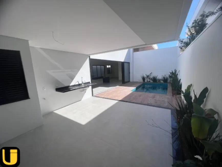 Foto 5 de Casa de Condomínio com 3 quartos à venda, 360m2 em Laranjeiras, Uberlandia - MG