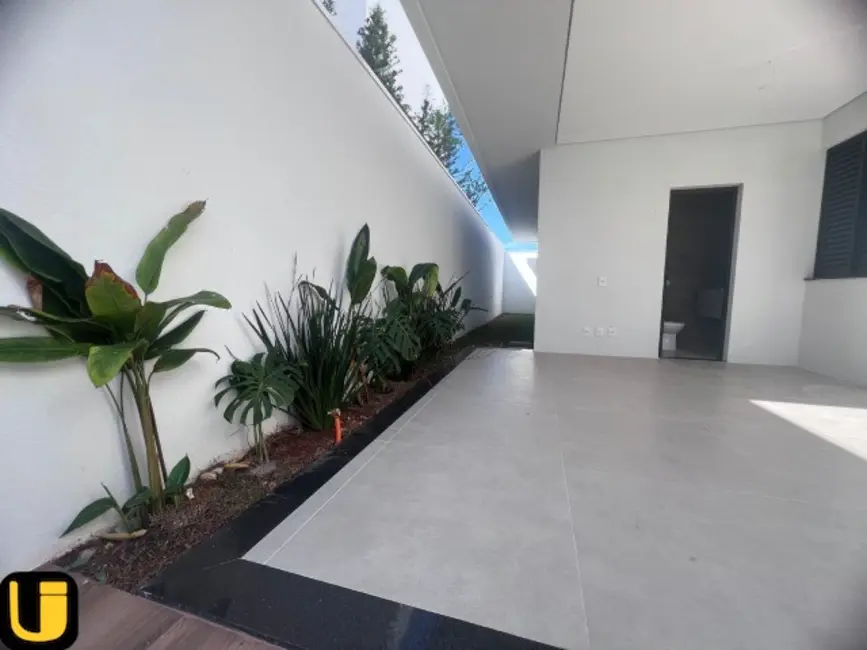 Foto 6 de Casa de Condomínio com 3 quartos à venda, 360m2 em Laranjeiras, Uberlandia - MG