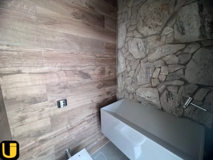 Foto 8 de Casa de Condomínio com 3 quartos à venda, 360m2 em Laranjeiras, Uberlandia - MG