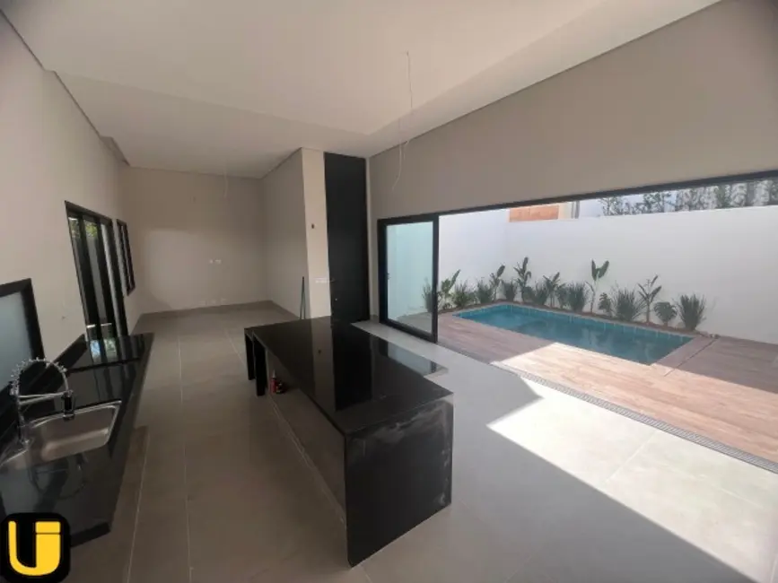 Foto 4 de Casa de Condomínio com 3 quartos à venda, 360m2 em Laranjeiras, Uberlandia - MG