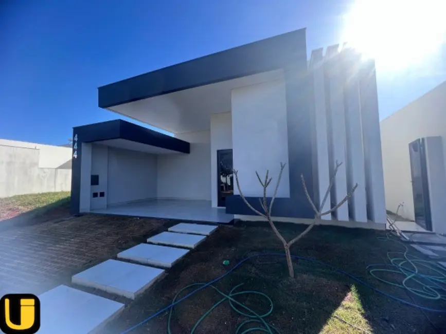 Foto 2 de Casa com 3 quartos à venda, 360m2 em Laranjeiras, Uberlandia - MG