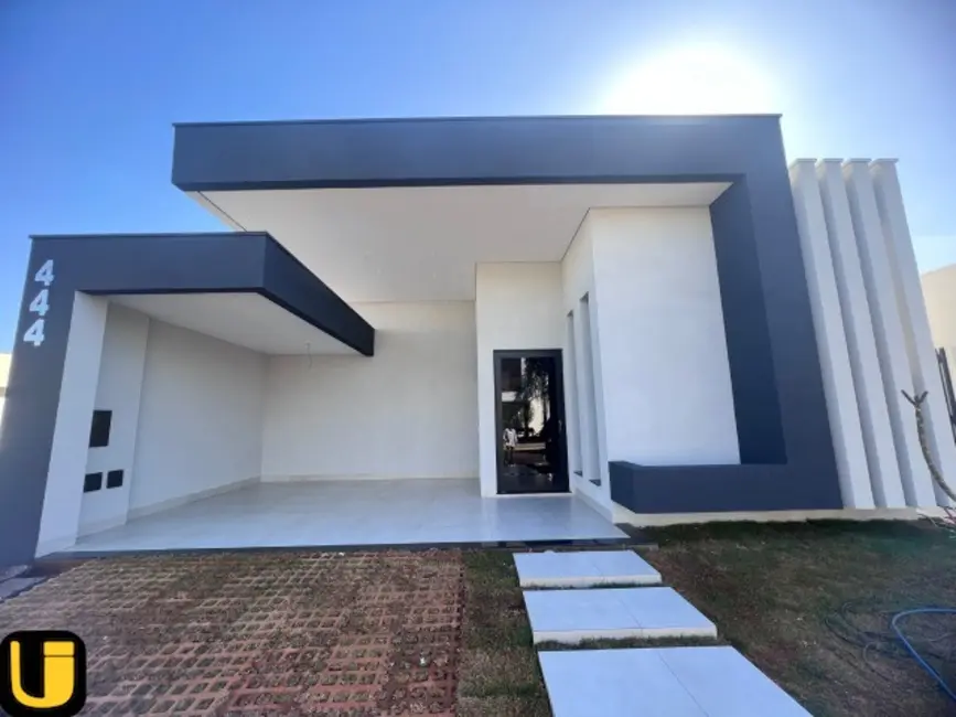 Foto 1 de Casa com 3 quartos à venda, 360m2 em Laranjeiras, Uberlandia - MG