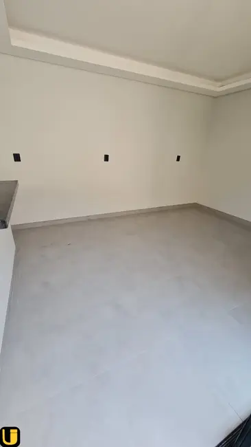 Foto 2 de Apartamento com 2 quartos à venda, 65m2 em Santa Mônica, Uberlandia - MG