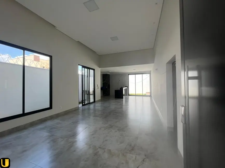 Foto 5 de Casa com 3 quartos à venda, 166m2 em Novo Mundo, Uberlandia - MG