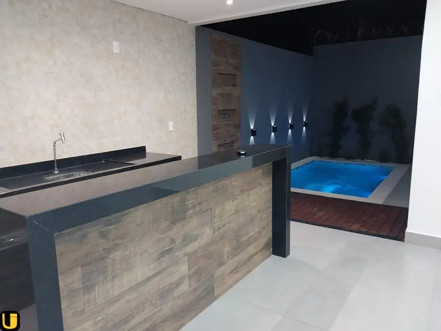 Foto 6 de Casa com 3 quartos à venda, 250m2 em Granada, Uberlandia - MG