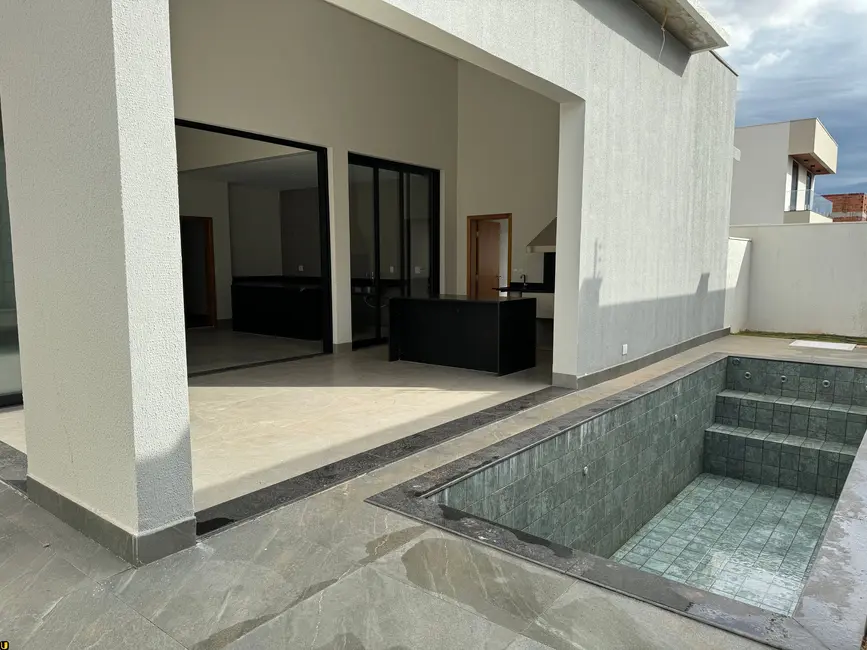 Casa de Condomínio com 4 quartos à venda, 420m2 em Granja Marileusa, Uberlandia - MG - imagem 6 Foto 6 de Casa de Condomínio com 4 quartos à venda, 420m2 em Granja Marileusa, Uberlandia - MG