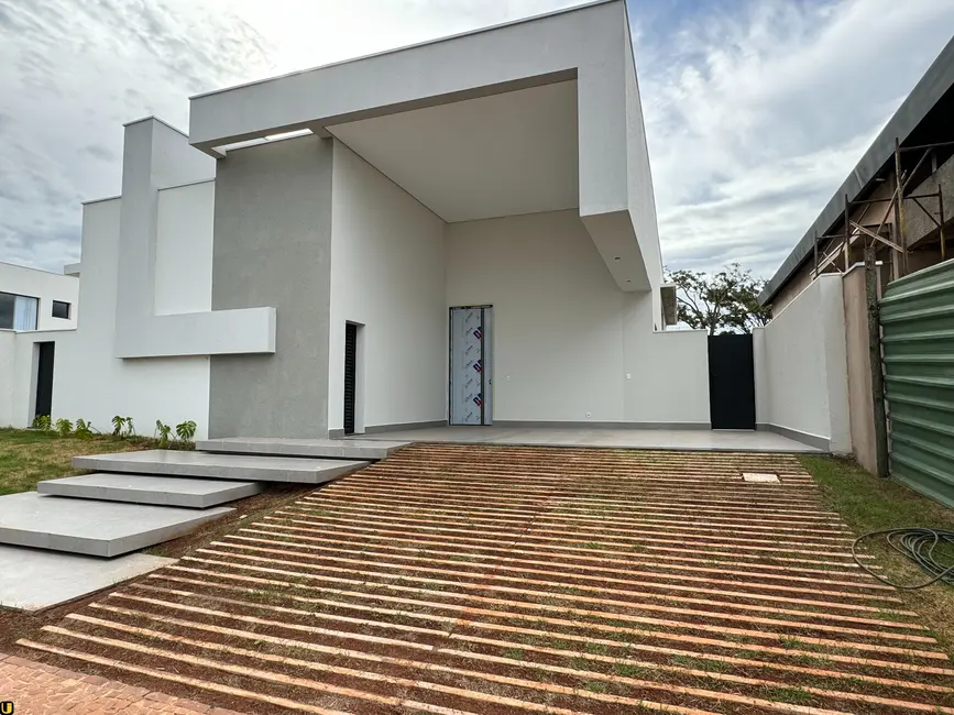 Foto 1 de Casa de Condomínio com 4 quartos à venda, 420m2 em Granja Marileusa, Uberlandia - MG