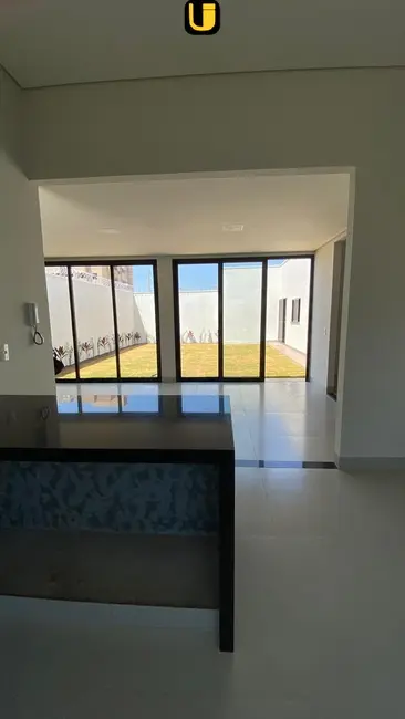 Foto 8 de Casa com 3 quartos à venda, 300m2 em Uberlandia - MG