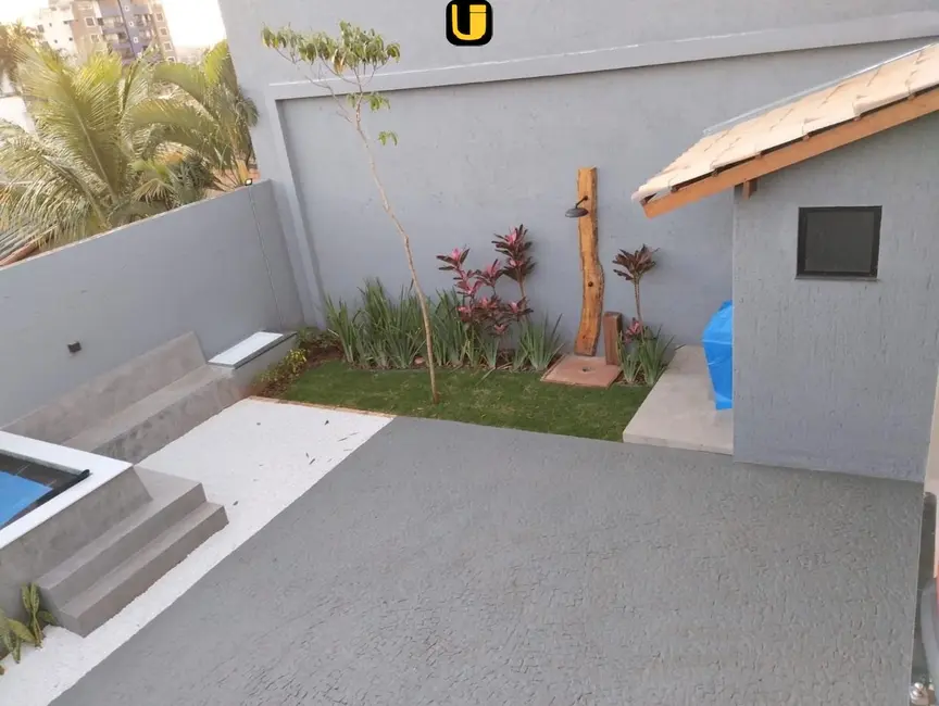 Foto 3 de Casa com 4 quartos à venda, 262m2 em Morada da Colina, Uberlandia - MG