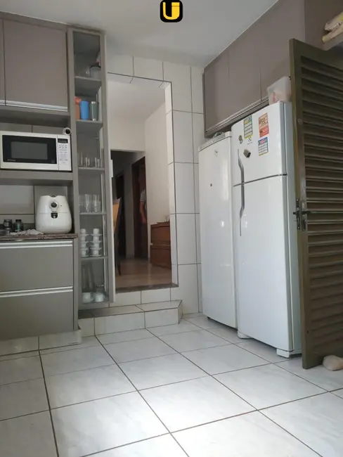 Foto 2 de Casa com 4 quartos à venda, 360m2 em Santa Mônica, Uberlandia - MG