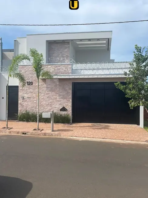 Foto 1 de Casa com 3 quartos à venda, 250m2 em Uberlandia - MG