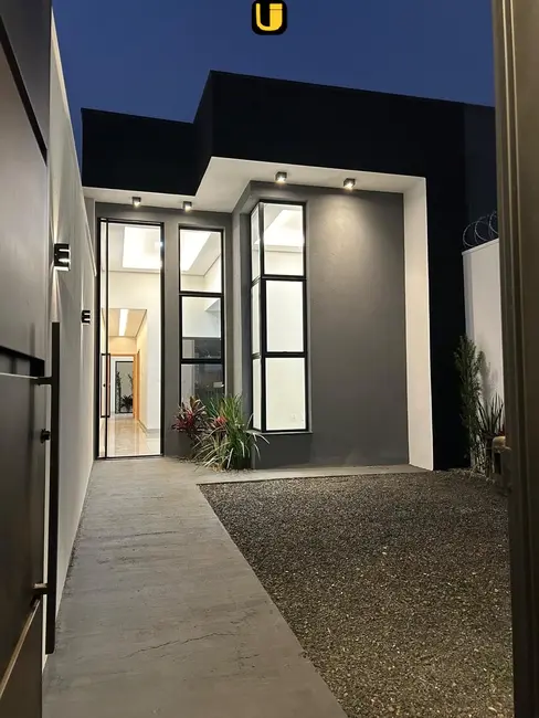 Foto 2 de Casa com 2 quartos à venda, 125m2 em Uberlandia - MG