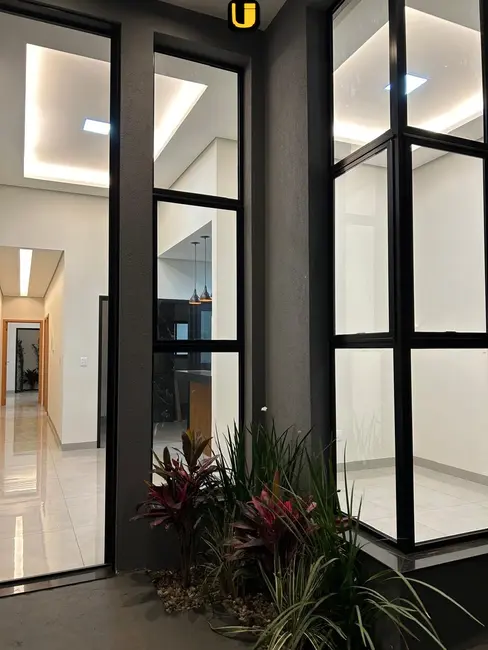 Foto 8 de Casa com 2 quartos à venda, 125m2 em Uberlandia - MG