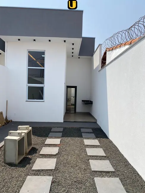 Foto 2 de Casa com 3 quartos à venda, 150m2 em Segismundo Pereira, Uberlandia - MG