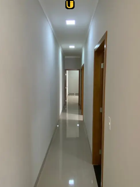 Foto 6 de Casa com 3 quartos à venda, 150m2 em Segismundo Pereira, Uberlandia - MG