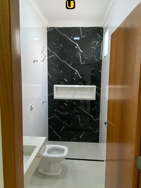 Foto 9 de Casa com 3 quartos à venda, 150m2 em Segismundo Pereira, Uberlandia - MG