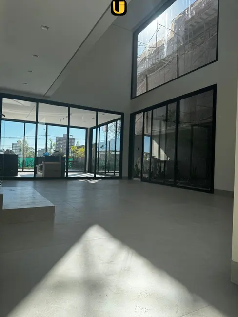 Casa de Condomínio com 4 quartos à venda, 398m2 em Gávea, Uberlandia - MG - imagem 3 Foto 3 de Casa de Condomínio com 4 quartos à venda, 398m2 em Gávea, Uberlandia - MG