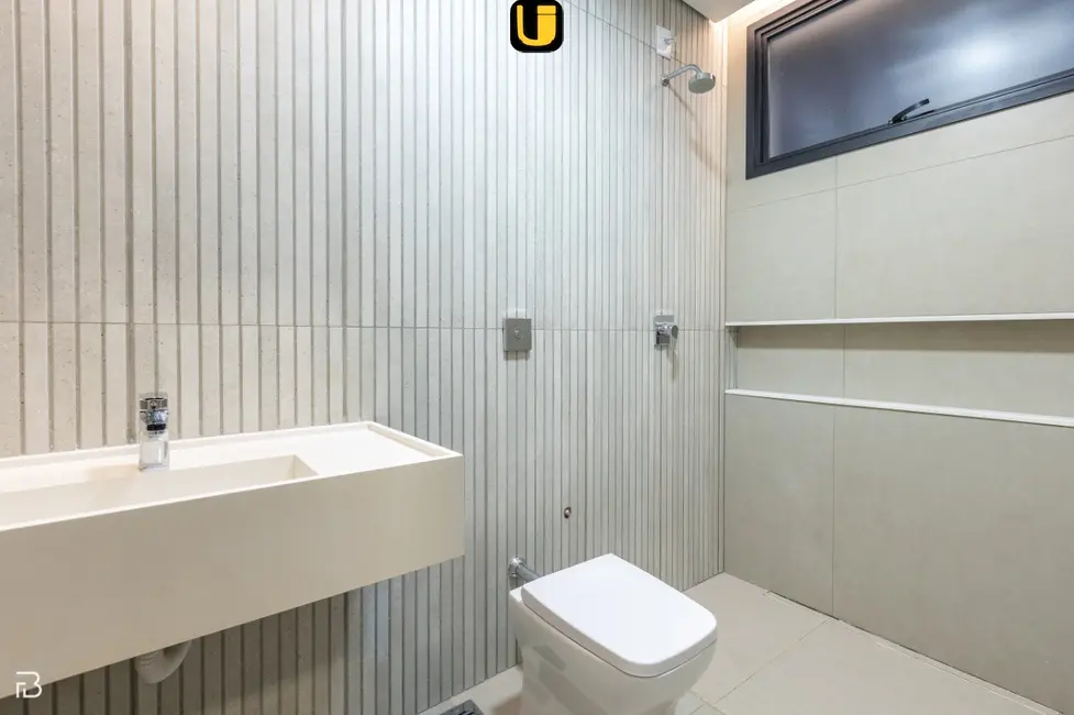 Foto 3 de Casa de Condomínio com 4 quartos à venda, 420m2 em Laranjeiras, Uberlandia - MG