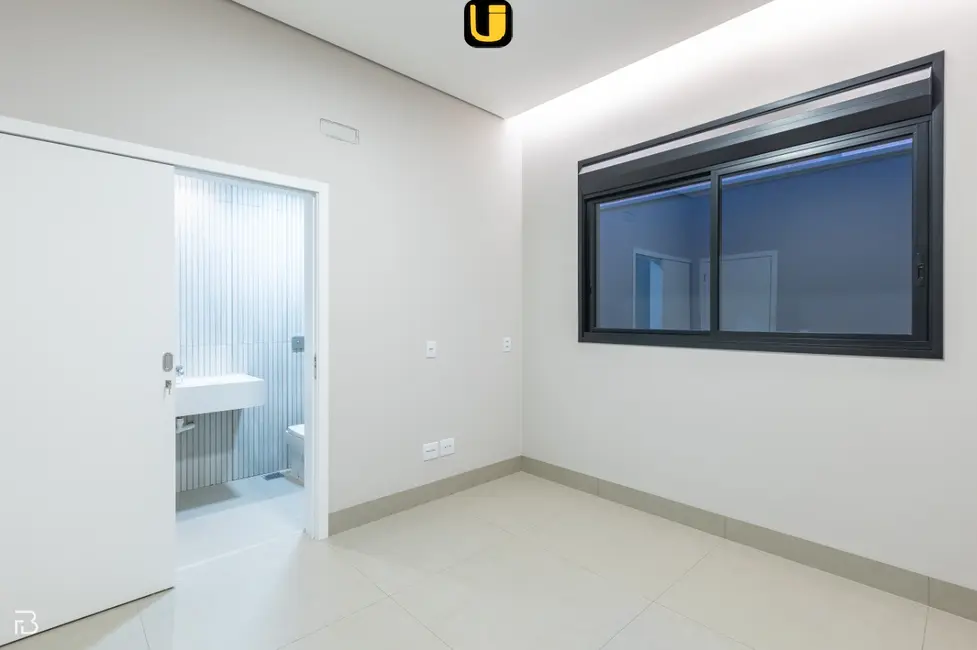 Foto 6 de Casa de Condomínio com 4 quartos à venda, 420m2 em Laranjeiras, Uberlandia - MG