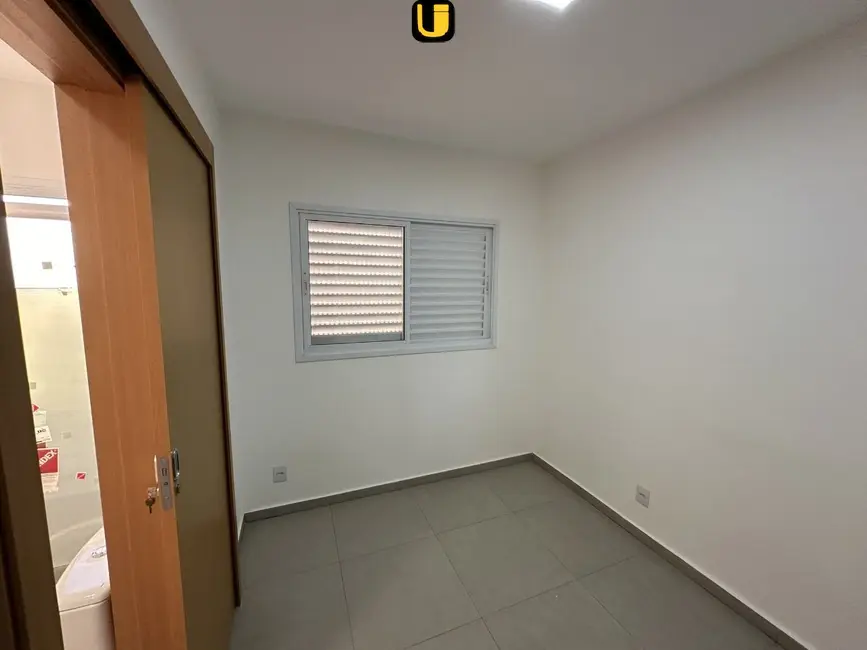 Foto 2 de Casa de Condomínio com 3 quartos à venda, 160m2 em Granja Marileusa, Uberlandia - MG