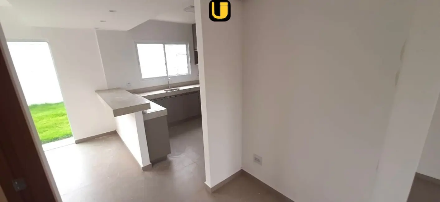 Foto 3 de Casa de Condomínio com 3 quartos à venda, 160m2 em Granja Marileusa, Uberlandia - MG