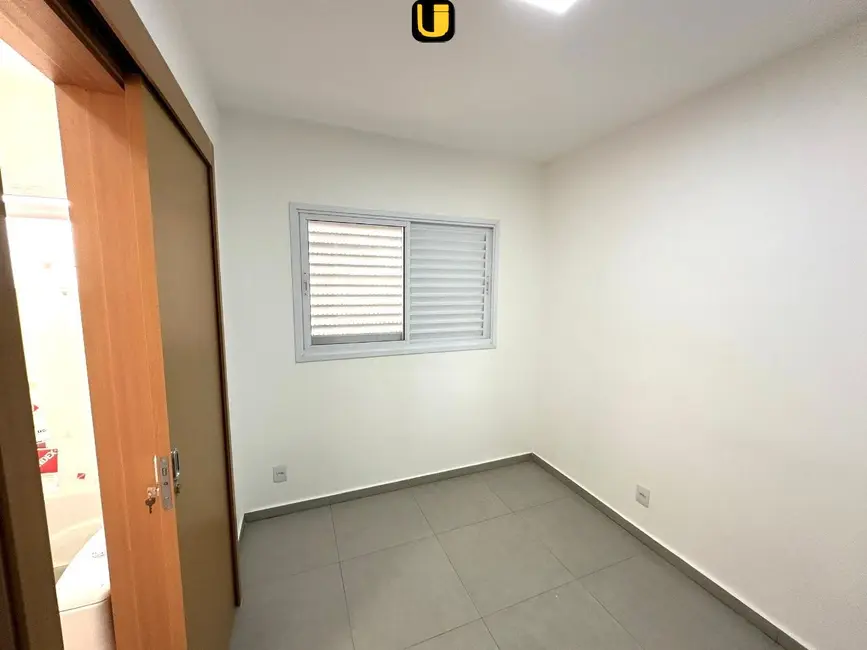 Foto 5 de Casa de Condomínio com 3 quartos à venda, 160m2 em Granja Marileusa, Uberlandia - MG
