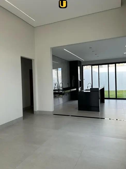 Casa com 3 quartos à venda, 286m2 em Grand Ville, Uberlandia - MG - imagem 4 Foto 4 de Casa com 3 quartos à venda, 286m2 em Grand Ville, Uberlandia - MG
