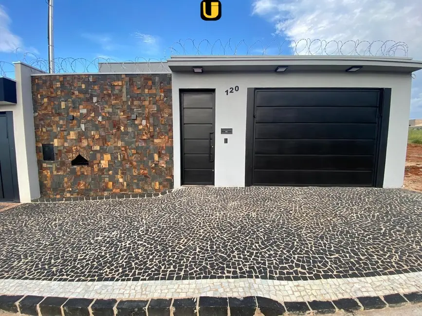 Foto 1 de Casa com 3 quartos à venda, 250m2 em Uberlandia - MG