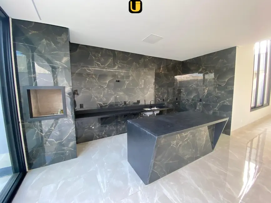Foto 5 de Casa com 3 quartos à venda, 250m2 em Uberlandia - MG